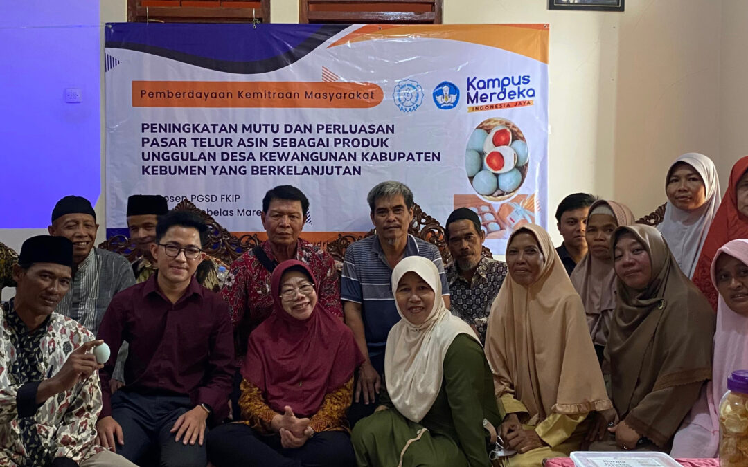 Dosen PGSD UM dan UNS Beri Pelatihan Perluasan Pasar Telur Asin sebagai Produk Unggulan Desa Kewangunan Kebumen yang Berkelanjutan