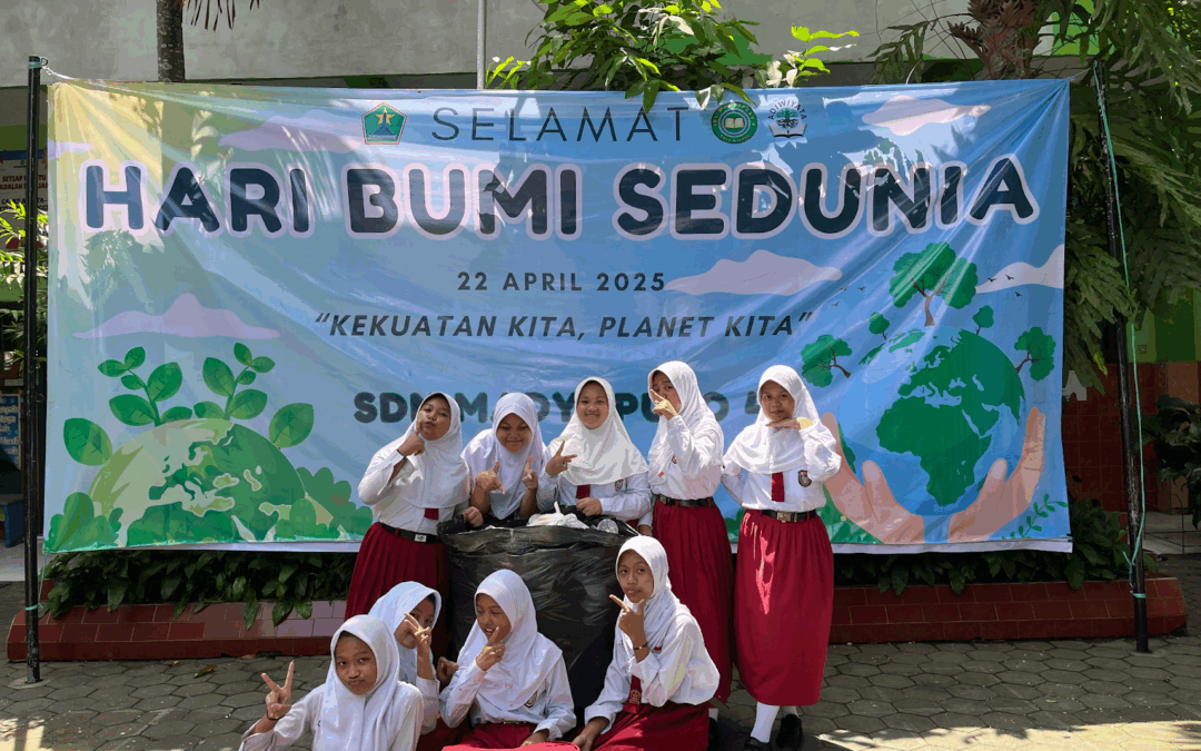 Mahasiswa AM Beraksi Nyata Peduli Bumi di SDN Madyopuro 4: Siswa Semangat Bawa Sampah dan Pilah Sampah di Hari Bumi