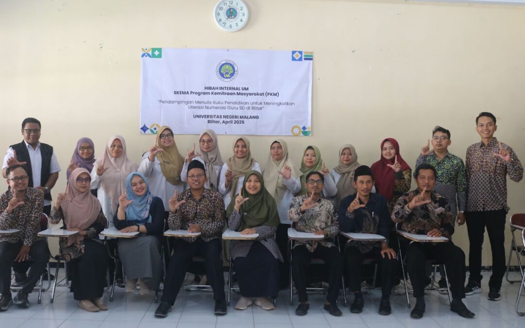 Sinergi Dosen UM dan Guru SD Blitar: Meningkatkan Literasi dan Numerasi Melalui Penulisan Buku Pendidikan