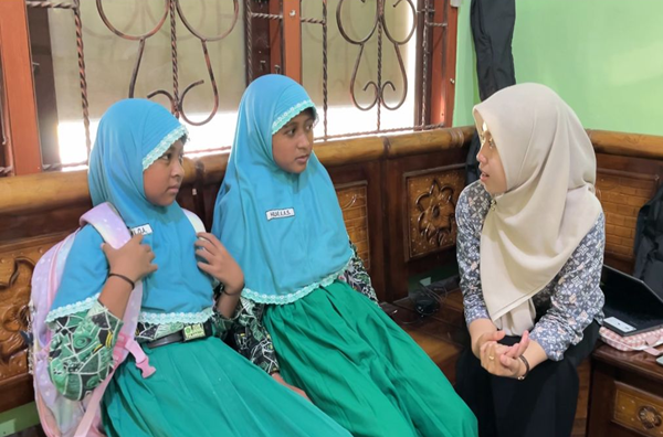 Pojok Konseling: Inovasi Mahasiswa Asistensi Mengajar UM dalam Mendukung Kesehatan Mental dan Sosial-Emosional Siswa