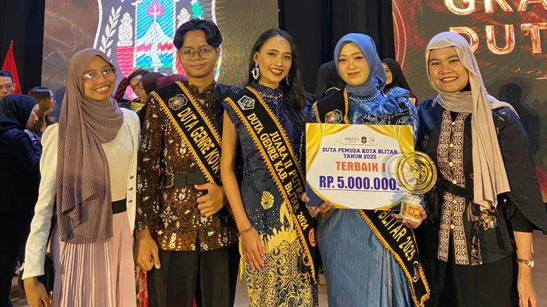 Mahasiswa PGSD FIP UM Menjadi Bagian dari Perubahan: Vania Almira dan Perjalanannya Menjadi Winner Duta Pemuda Kota Blitar 2025