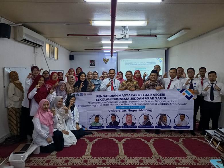 Pengabdian Masyarakat Internasional Universitas Negeri Malang: Penguatan Literasi di Sekolah Indonesia Jeddah