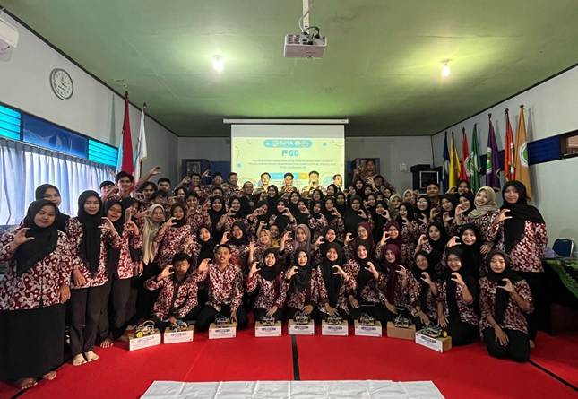 Transformasi Digital Pendidikan Dasar: Sinergi UM Wujudkan Pelatihan Robotik Inovatif bagi Mahasiswa Calon Guru SD di STKIP PGRI Pacitan